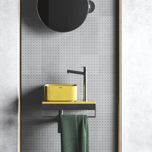 Bathroom wall with grey concrete tiles in 15x15 centimetres from the Epoque collection