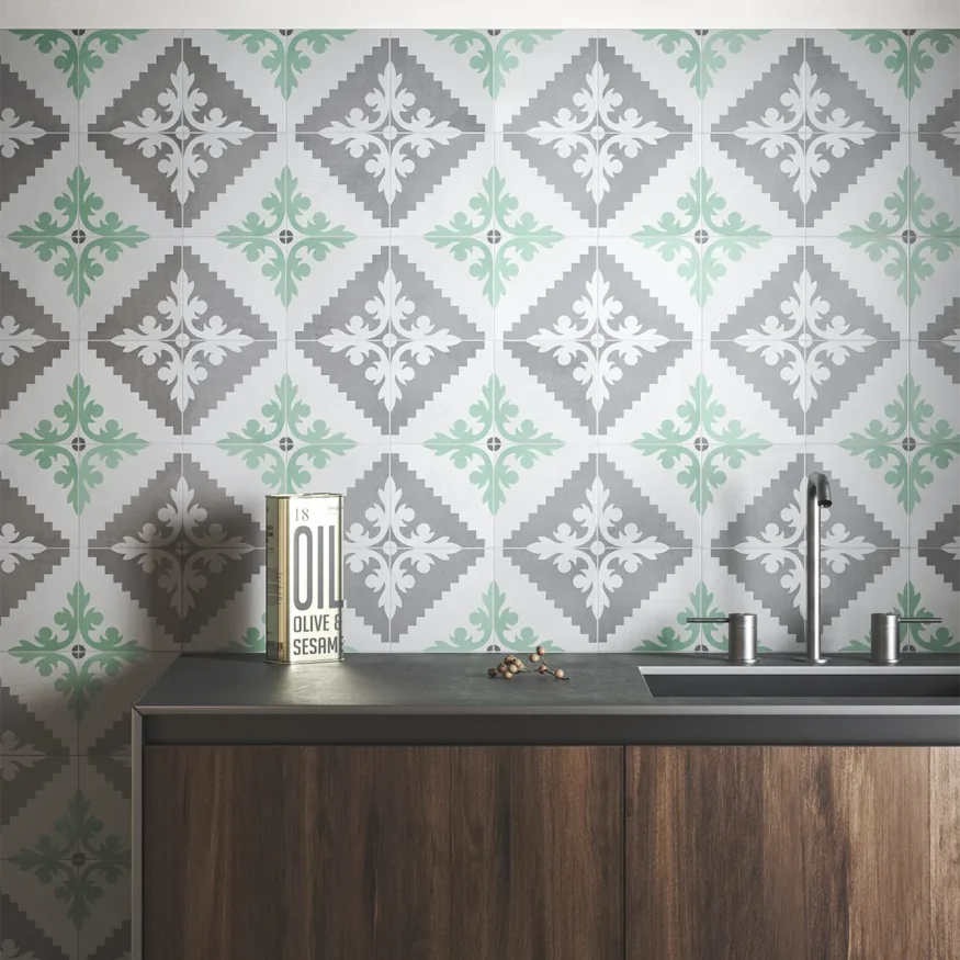 Kitchen wall with green decorative tiles in 15x15 cm