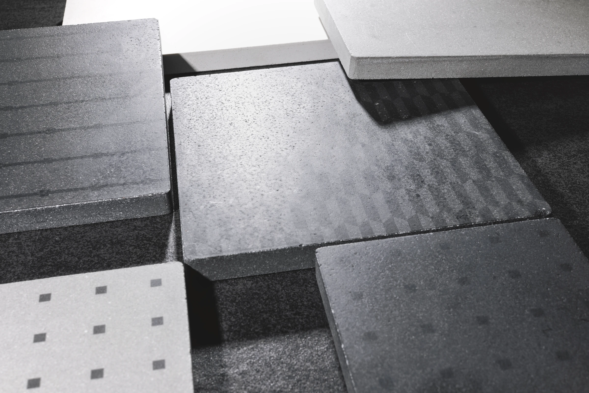 Textures and finishes of Dgeum covering tiles